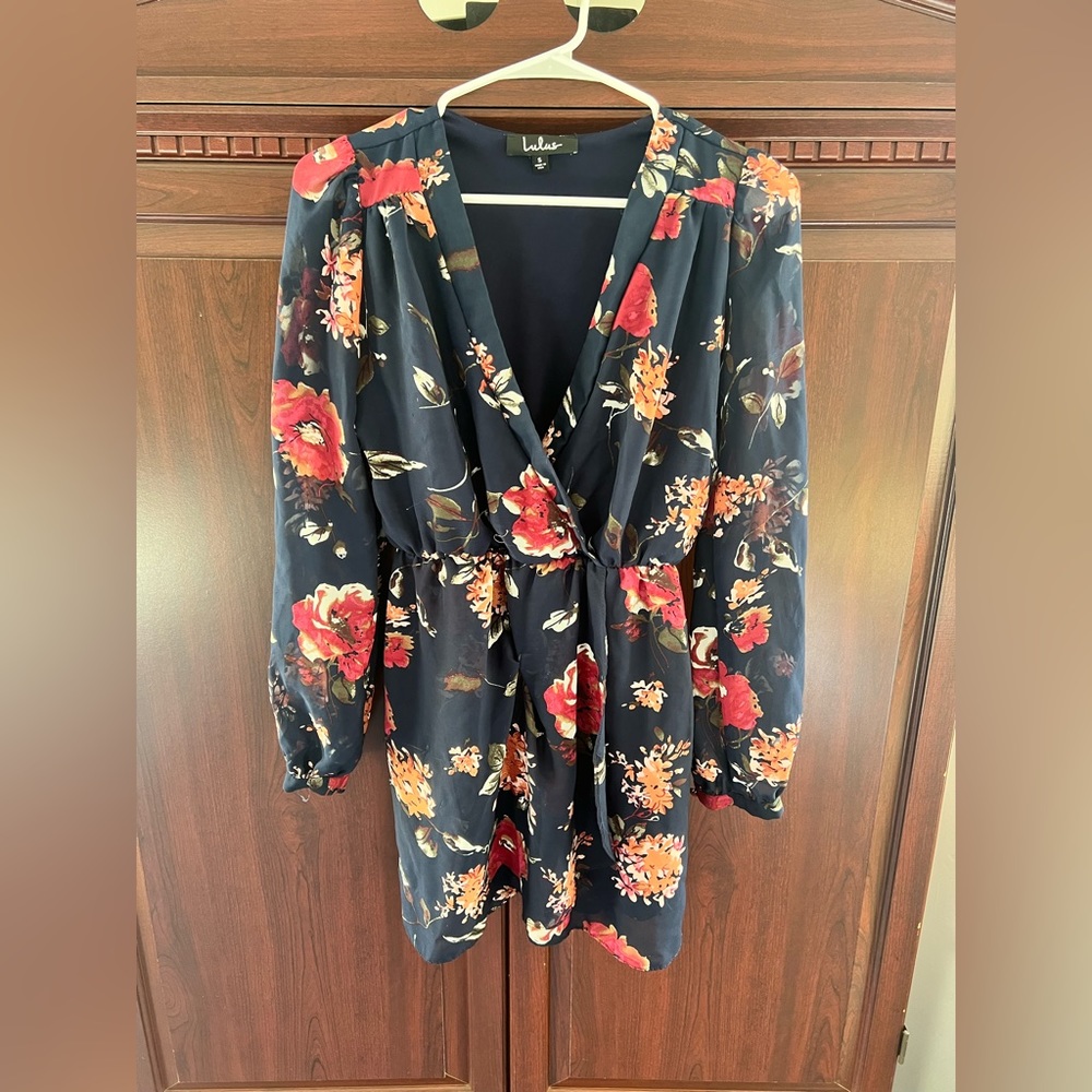 Lulu's kimono style dress. Very flattering. Adjustable button closure at wrists.
